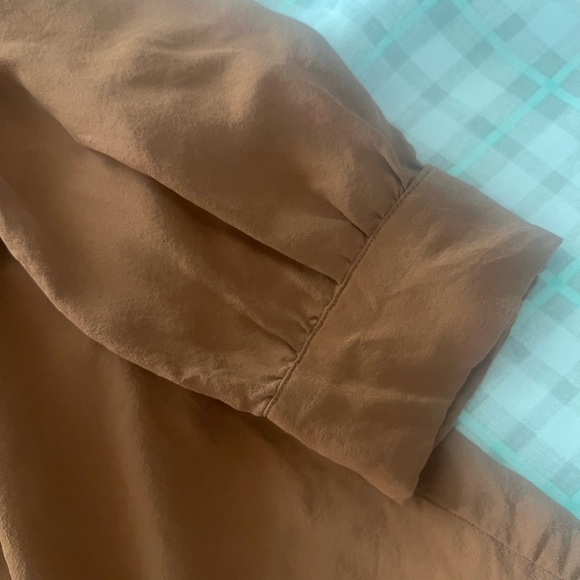 See by Chloe Seda silk button blouse 2
Absolutely darling Chloe blouse in brown - Picture 5 of 8